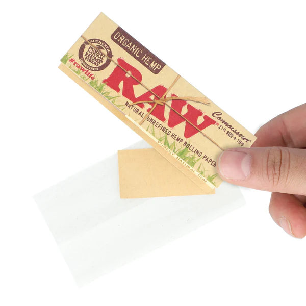 Raw Organic Hemp Connoisseur 1 1/4 With Tips - 24 Packs Per Box